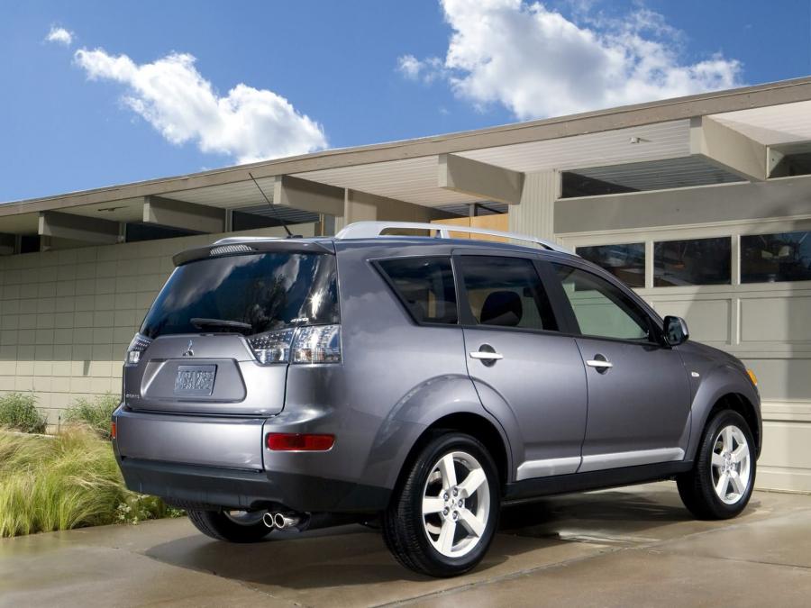  Mitsubishi Outlander 4WD 2007 года  (US) (фото 23 из 66)